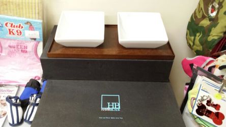 High end Designer pet bowls on wooden tray new in box by Hayse Black