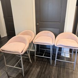 Set of 4 Pink Chairs 