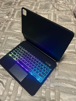 Magnetic iPad Pro 13 inch Case w/ keyboard