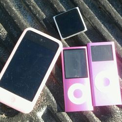 3 Ipod & 1 Itouch = Parts Or Repair**4gb Ipod Works.  32gb Itouch Works. 