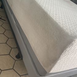Twin Size Very Thick 12” Memory Foam Mattress In Excellent Condition For $65 