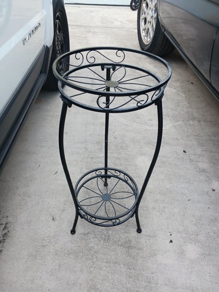 BLACK MATT METAL 2 TIER PLANT STAND $8 FINAL PRICE