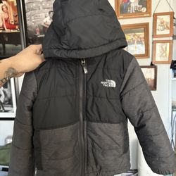 4T Reversible North face jacket