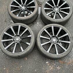 26” Forgiato for Cadillac/Chevy 6x139.7 Gloss Black set of 4 rims and 4 tires 1350$ for 4 ,  mount available, alignment available but not included .  