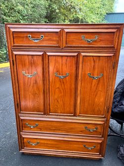 Dresser