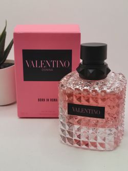 Valentino 

Donna Born in Roma Eau de Parfum

3.4 fl (USED 5-10%)⭐️