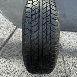 (1) 265/70R17 Dunlop Grandtek 