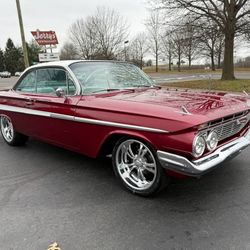 1961 Chevrolet Impala Bubble Top 350 V8