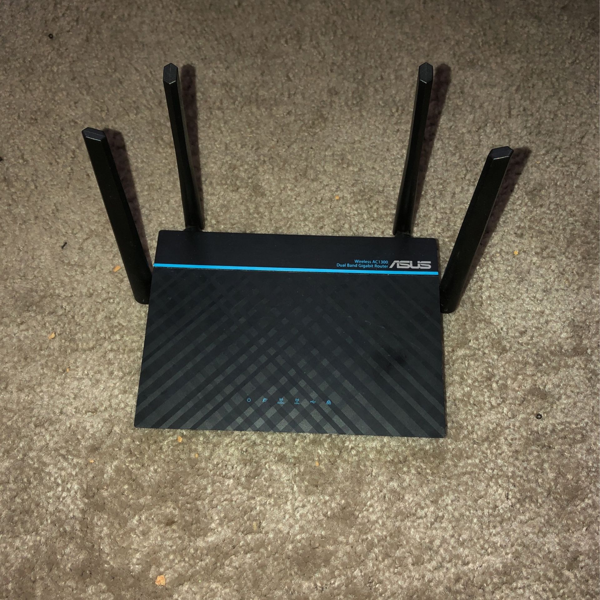 ASUS wireless AC 1300 Dual Band Gigabit Router