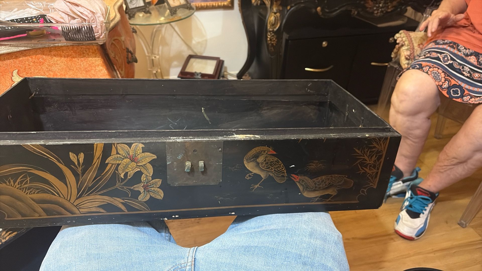 This is an antique Japanese Meiji Era (1(contact info removed)) decorative lacquer box.
