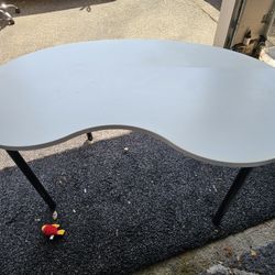 IkEA TABLE 