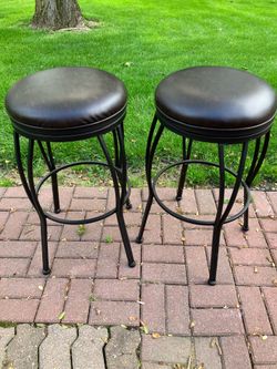 Swivel stools