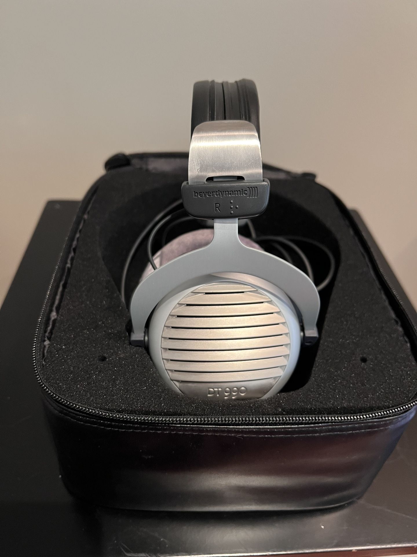Beyerdynamic DT 990s Premium 32 Ohm Headphones for Sale in Hialeah FL OfferUp