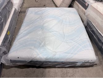 California king mattress Tempurpedic ProBreeze medium hybrid 2.0 🔥 financing available