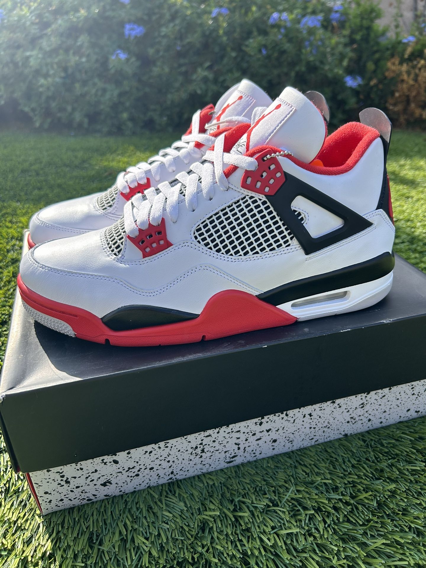 Jordan 4 Retro