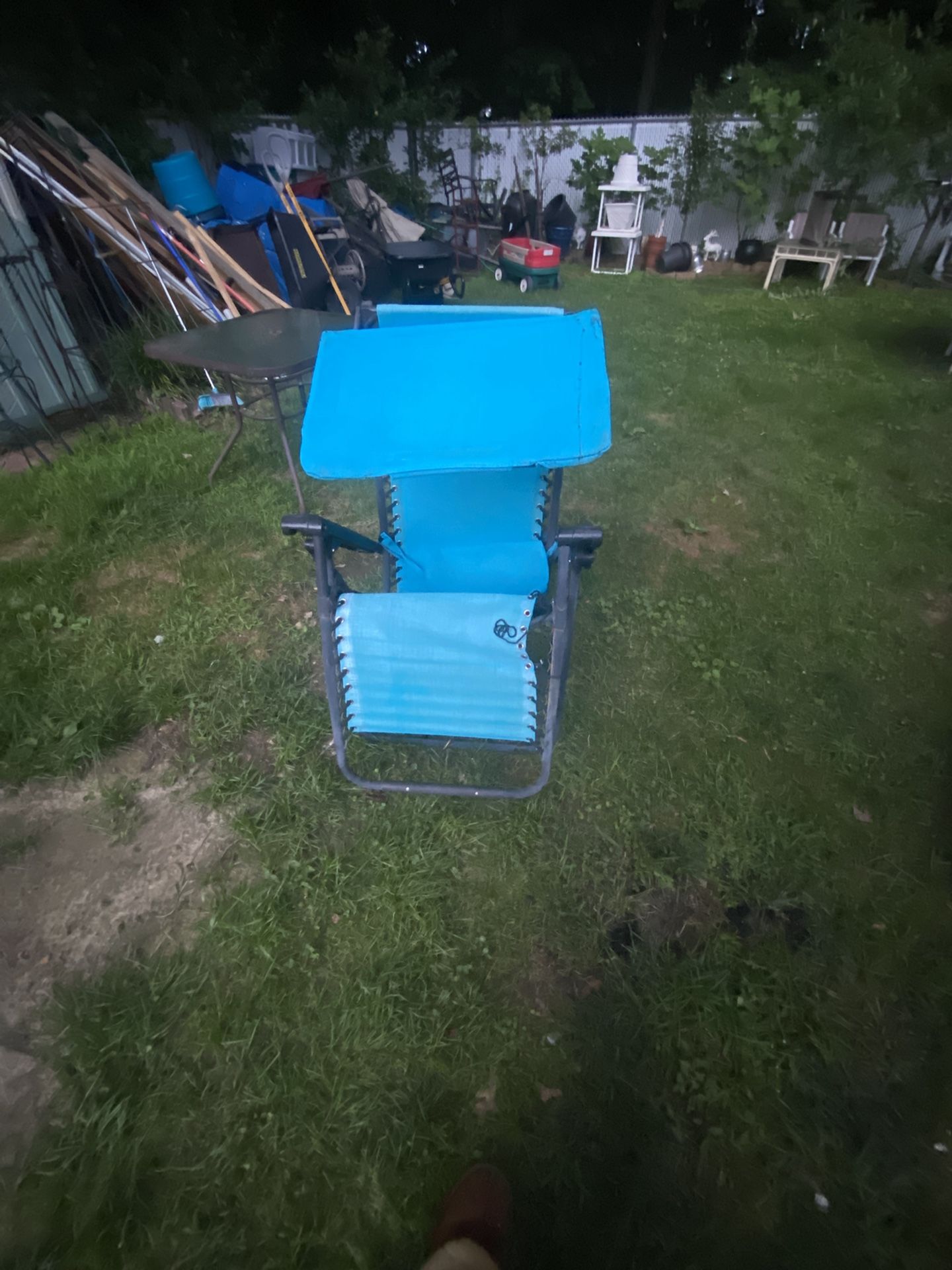 Yard Recliner Chairs With Umbrella $40.00