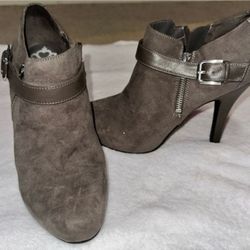 Fergalicious Gray Ankle Boots – Size 10 – Side Buckle & Heel