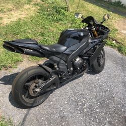 08 Yamaha R1 Raven