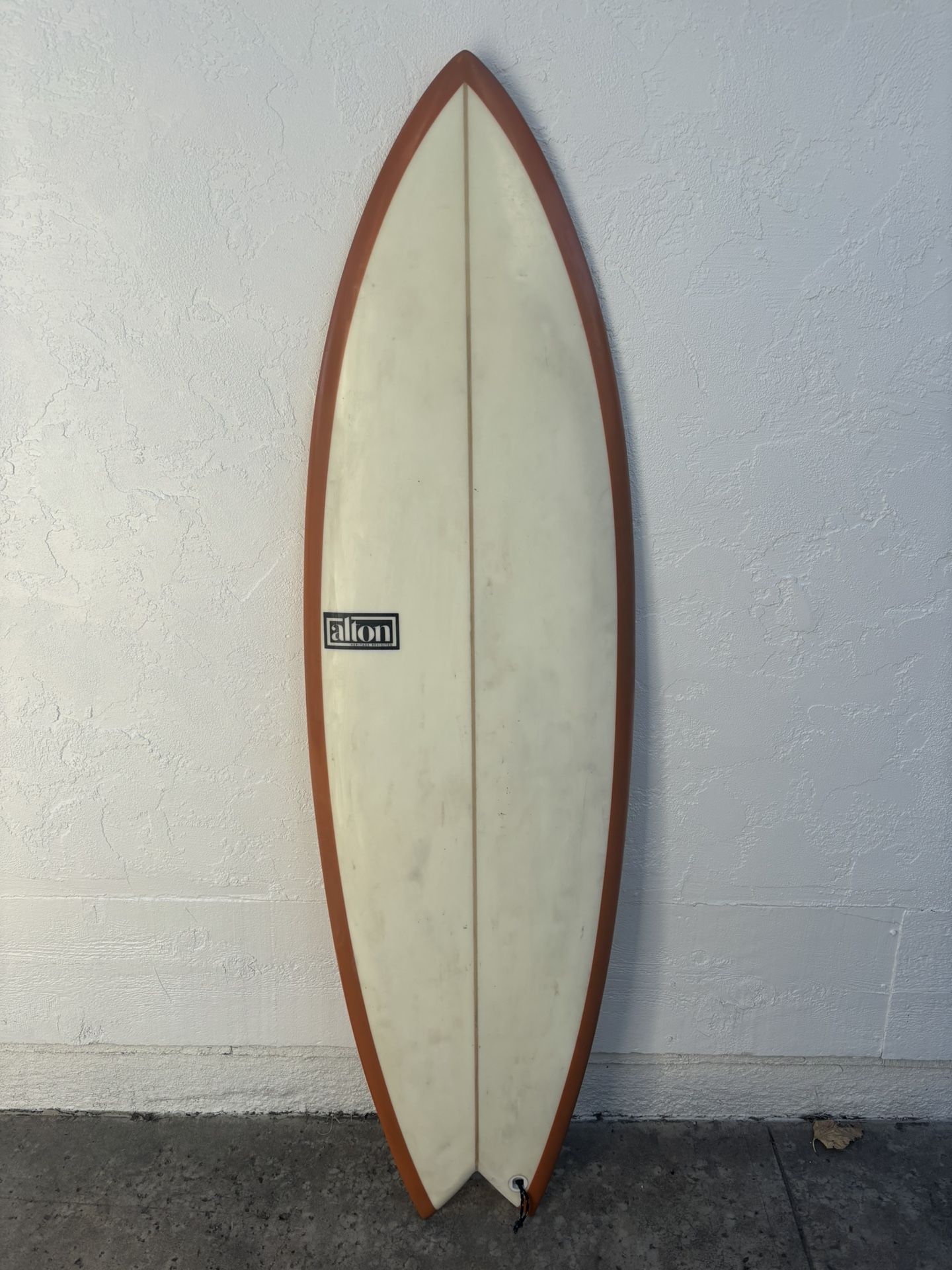 5’11” Surfboard