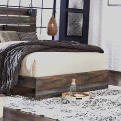 Queen Bed Set from Ashley