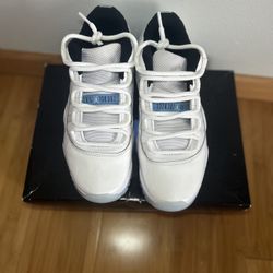 Jordan 11 Low Legend Blues