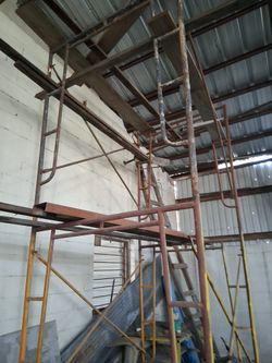 HEAVY DUTY SCAFFLING 12FTX10 3 SECTIONS