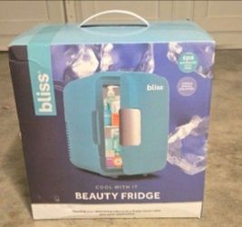 Mini Beauty Fridge
