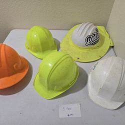 Qty 5 Work Hats 👒 $25 Obo 