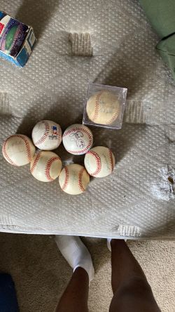 Lot of 7 Autographed Baseballs