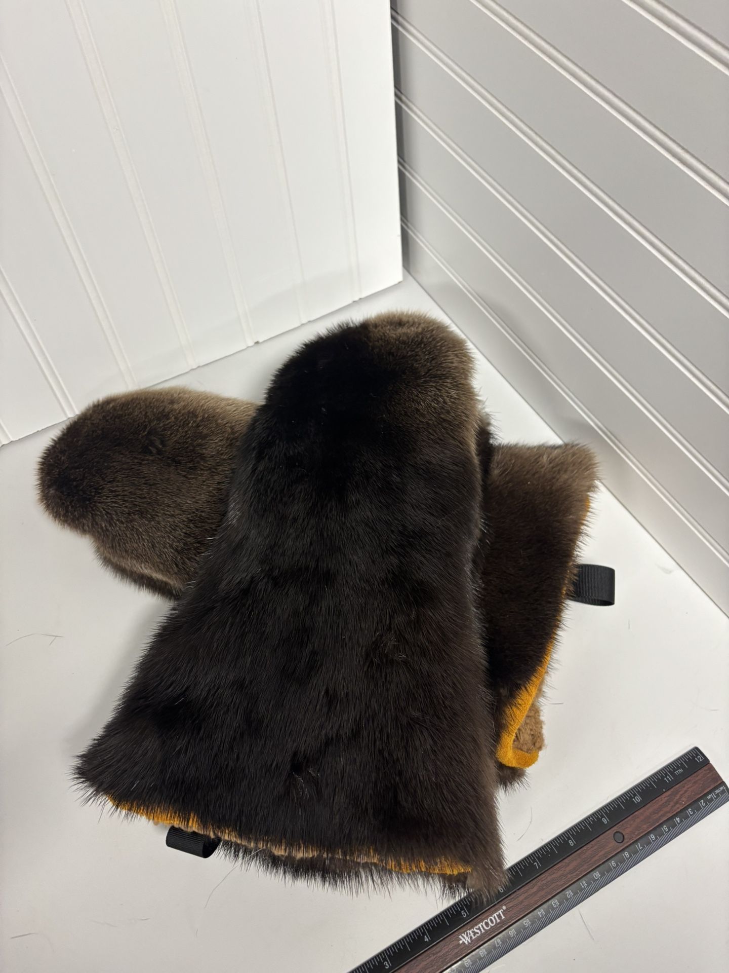 MN OTTER FUR GAUNTLET CHOPPER MITTENS