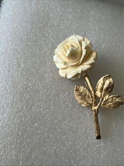 VTG Signed Accessocraft NYC Elegant Carved Rose w/Gold Tone Stem Brooch  3.5X1.5”
