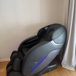 LUXURY MASSAGE CHAIR