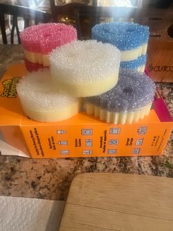 Set of 7 scrub mommies