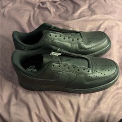 Black Air Force 1s (no box, no laces)