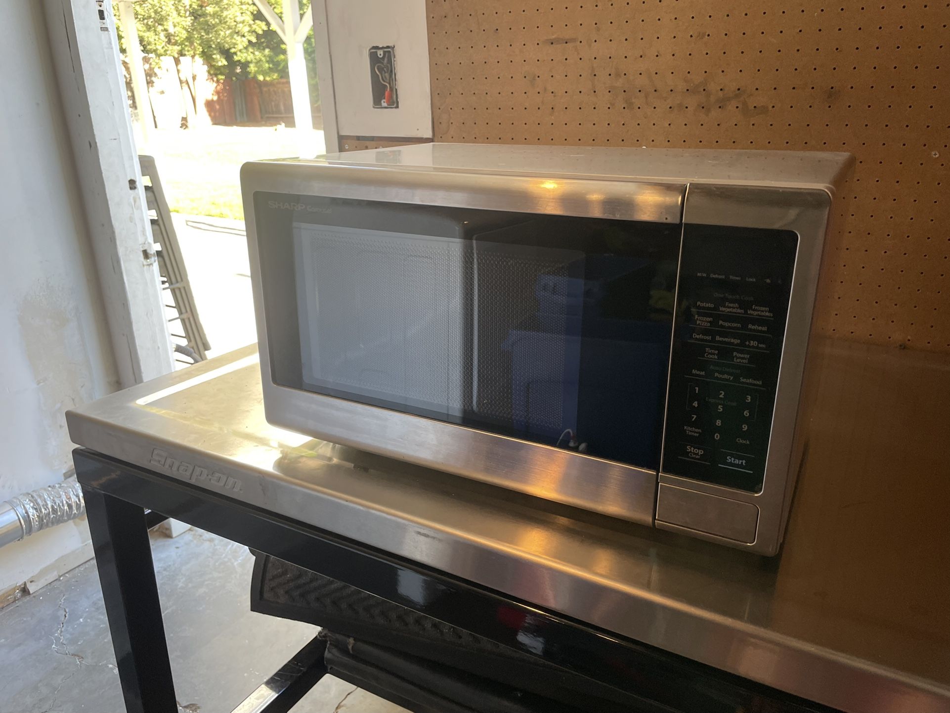 Small microwave for Sale in San Clemente, CA - OfferUp