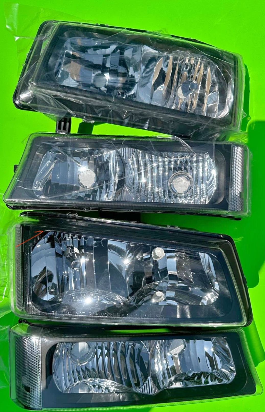 03-06 Chevrolet Silverado Headlights