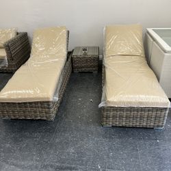 Patio Furniture Poolside Tanning Chaise Lounges 