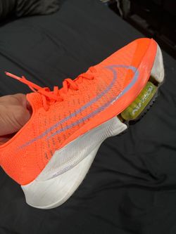 Nike air zoom tempo NEXT% flyknit Bright Mango