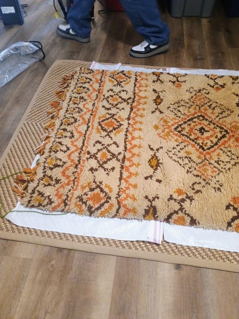 Handmade Rug From Portugal. 5×7. Gorgeous