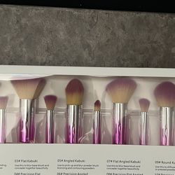 Set Of 10 Kabuki Make- Up Brushes 