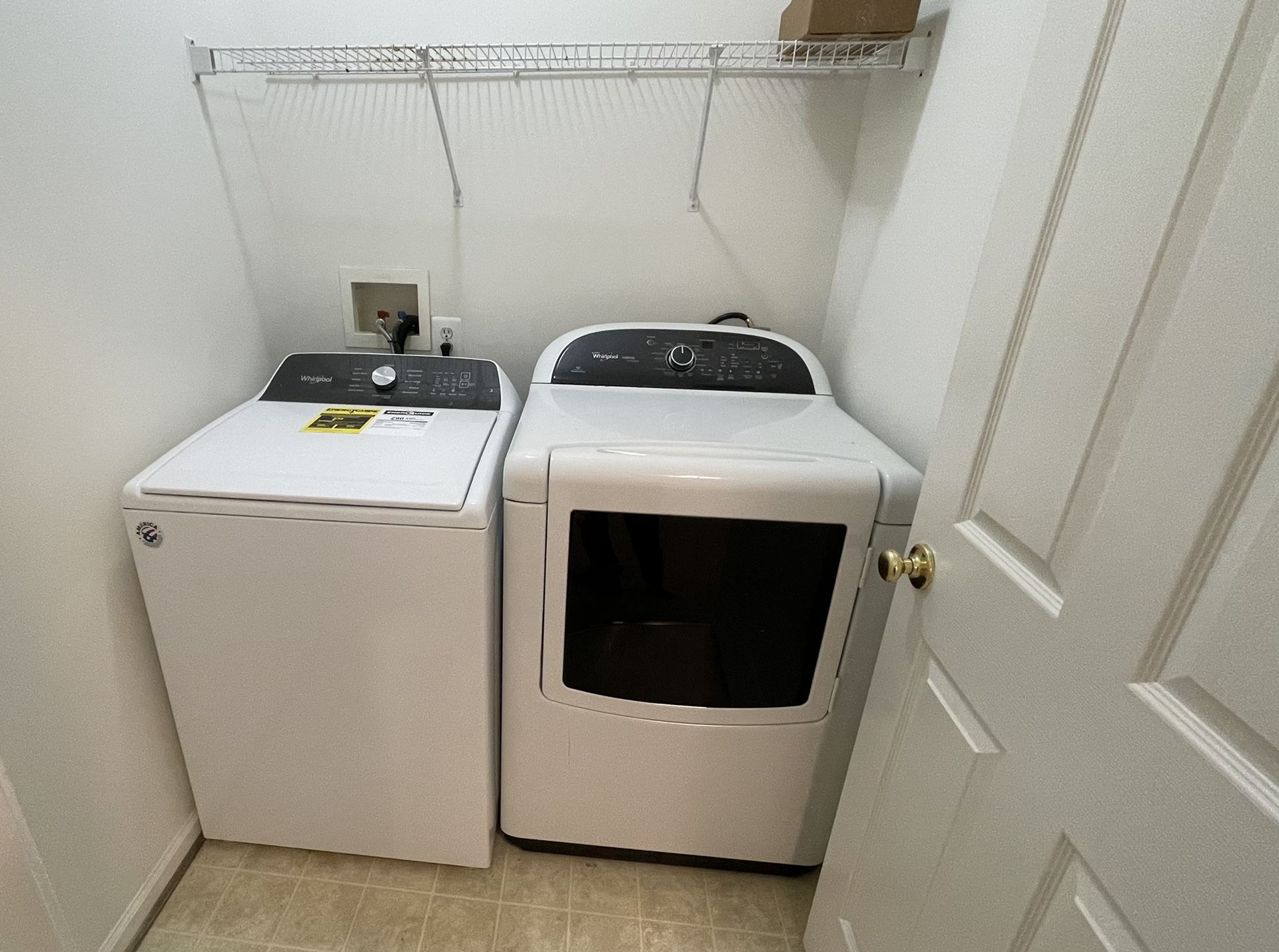   Whirlpool Washer & Dryer Set - Great Condition 