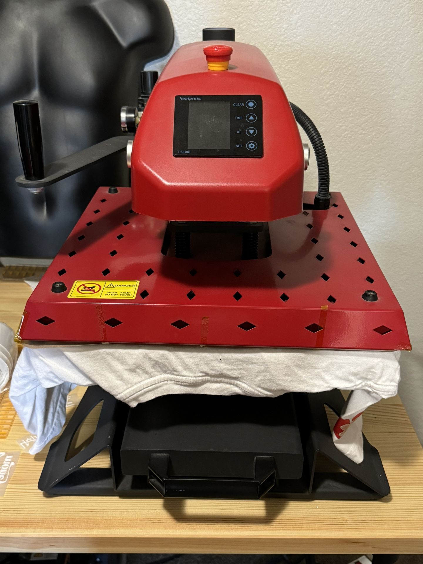 15x15 Automatic Heat Press pump included cash only must pick up weights 75 lbs,All Products : American Fashion Style Bags On Sale