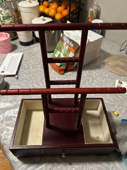 Jewerly holder
