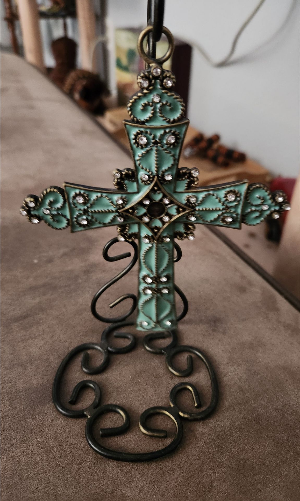 Standing cross