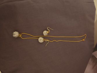 Brand New White Glass Pendant Necklace and Earrings Set
