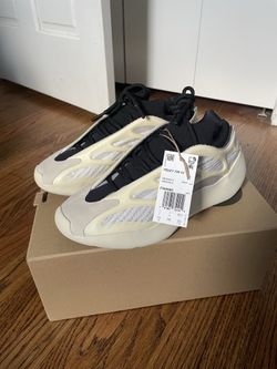 Yeezy 700 V3
