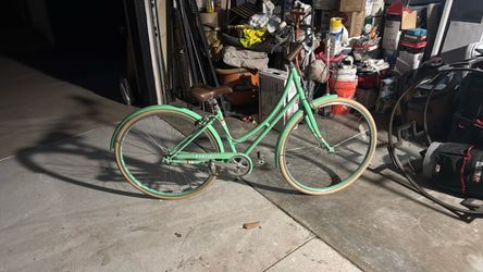 Public Bikes City Cruiser Bicycle
