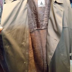 Beautiful,,Top Coat And Leather Coat, Awesome Condition Clean,,