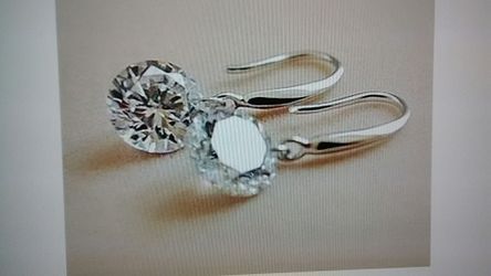 Woman's Drop Earrings