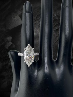 Full way diamond marquis diamond Ring in white gold